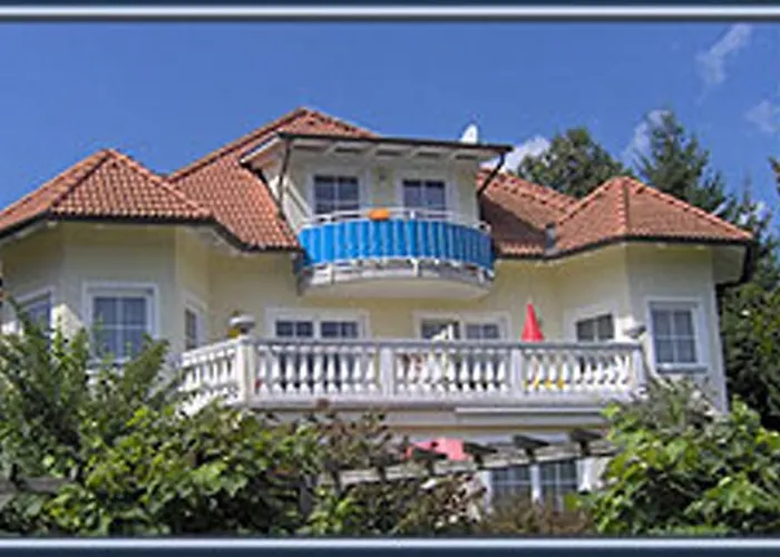 Seepension Smoley בית הארחה 3*